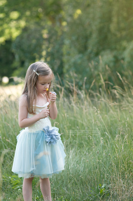 fairy child, child portraiture, child in field,